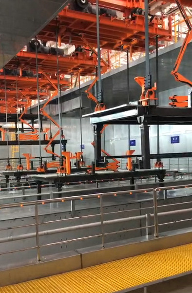 比亞迪車(chē)架前處理電泳雙軌