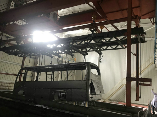 貴陽(yáng)萬(wàn)達(dá)客車(chē)涂裝雙軌線